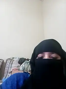 Snapshot of Ahlam_louva chatting on 06-06-26, 03:06 Ahlam louva online show from 06-06-26, 03:06