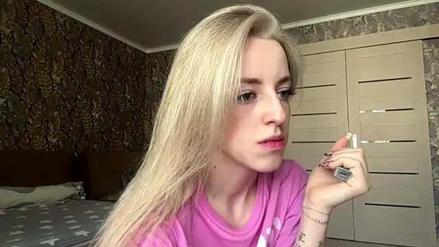 KrissySharp online show from 06-18-26, 07:19