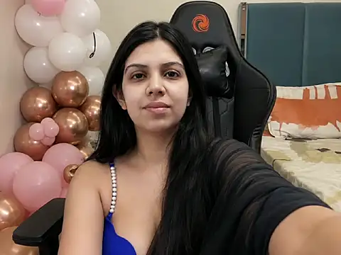 aradhya287 online show from 06-06-26, 01:05