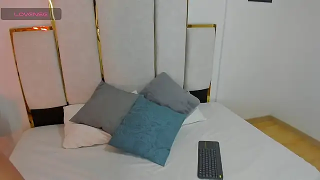 Snapshot of LiamBastien chatting on 06-19-26, 03:44 LiamBastien online show from 06-19-26, 03:44