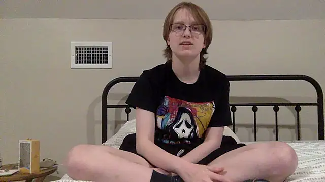 Snapshot of softie_callie chatting on 06-11-26, 01:38 softie callie online show from 06-11-26, 01:38