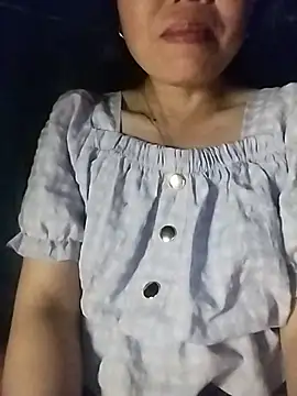 Snapshot of Vitamins-e chatting on 07-14-26, 10:21 Vitamins-e online show from 07-14-26, 10:21