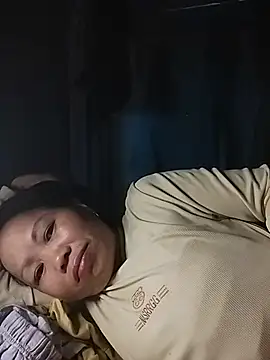 Snapshot of Vitamins-e chatting on 07-24-26, 01:58 Vitamins-e online show from 07-24-26, 01:58