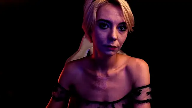 Snapshot of Blondice_ann chatting on 07-27-26, 07:21 Blondice ann online show from 07-27-26, 07:21