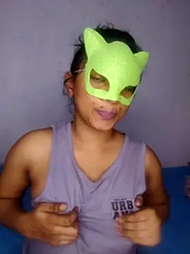 Snapshot of sldoni chatting on 06-21-26, 01:35 sldoni online show from 06-21-26, 01:35