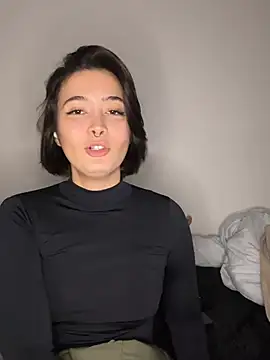 Snapshot of sweetchloe__ chatting on 06-17-26, 11:05 sweetchloe online show from 06-17-26, 11:05