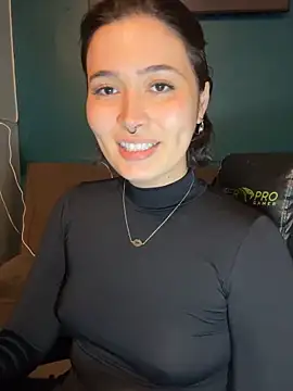 Snapshot of sweetchloe__ chatting on 06-19-26, 08:34 sweetchloe online show from 06-19-26, 08:34
