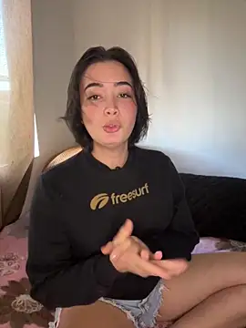Snapshot of sweetchloe__ chatting on 06-26-26, 07:18 sweetchloe online show from 06-26-26, 07:18