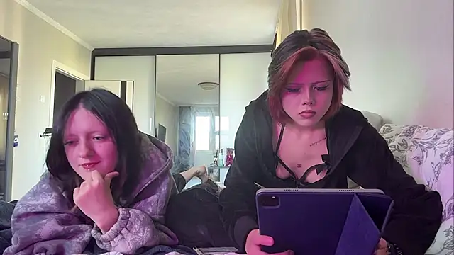 Catherine19Hunt online show from 06-17-26, 04:19