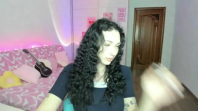 elisskriter online show from 06-17-26, 12:18