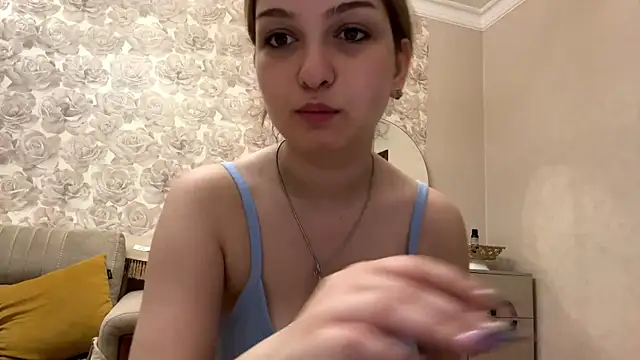 Snapshot of CloudyFoxy chatting on 06-19-26, 09:40 CloudyFoxy online show from 06-19-26, 09:40