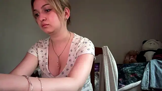 Snapshot of CloudyFoxy chatting on 07-03-26, 01:23 CloudyFoxy online show from 07-03-26, 01:23