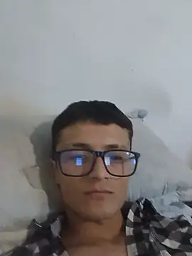 Snapshot of Davitfitnosuke chatting on 06-08-26, 06:52 Davitfitnosuke online show from 06-08-26, 06:52