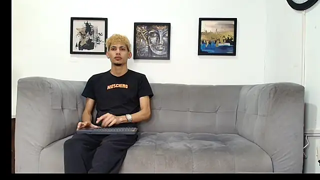 Snapshot of Hot_skinny_guys chatting on 06-19-26, 07:17 Hot skinny guys online show from 06-19-26, 07:17