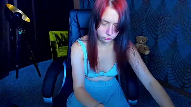Livia Shy online show from 07-16-26, 05:41
