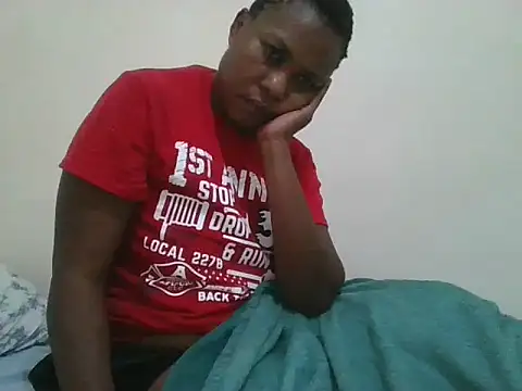 Snapshot of Sweetbanana24 chatting on 07-01-26, 12:23 Sweetbanana24 online show from 07-01-26, 12:23