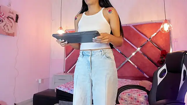 Carla Alvez online show from 06-12-26, 01:54