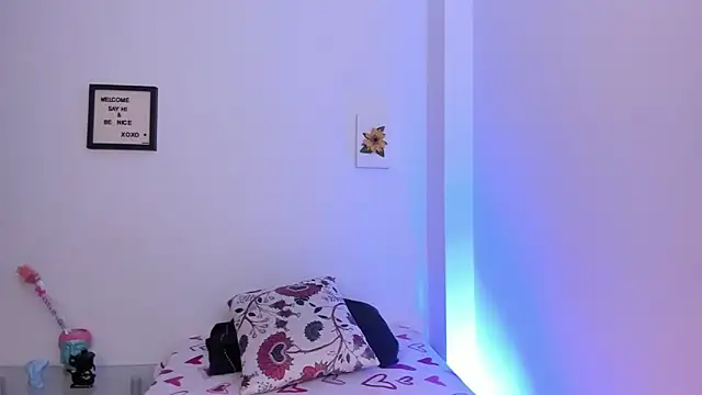 LauraToro  online show from 02-20-26, 09:15