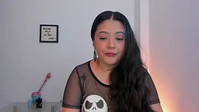 LauraToro  online show from 02-24-26, 01:09