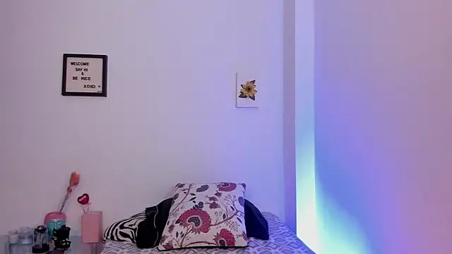 LauraToro  online show from 03-16-26, 04:11