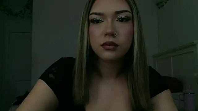 Snapshot of juicyxi chatting on 06-11-26, 05:33 juicyxi online show from 06-11-26, 05:33