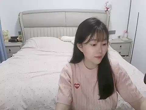 Snapshot of Emgirl-00 chatting on 06-16-26, 02:19 Emgirl-00 online show from 06-16-26, 02:19