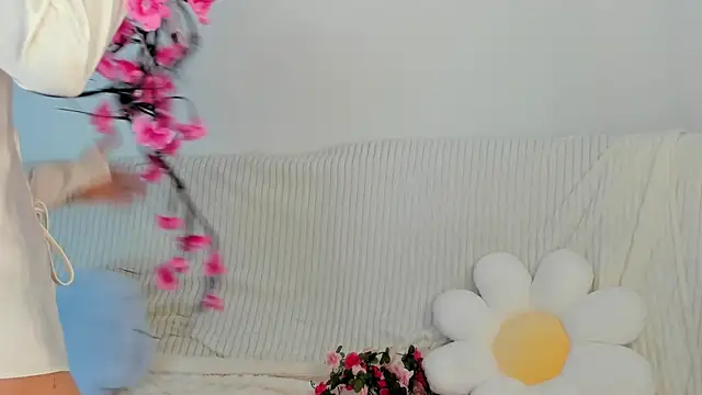 Snapshot of mimi_cutee chatting on 07-25-26, 03:15 mimi cutee online show from 07-25-26, 03:15