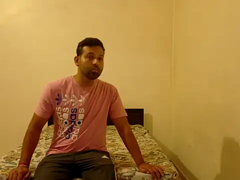 Snapshot of mighty_russell chatting on 06-18-26, 06:34 mighty russell online show from 06-18-26, 06:34