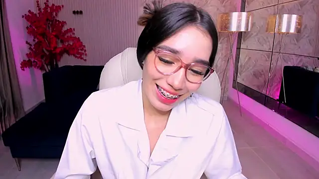 Snapshot of Emma_caarter_ chatting on 07-08-26, 03:11 Emma caarter online show from 07-08-26, 03:11