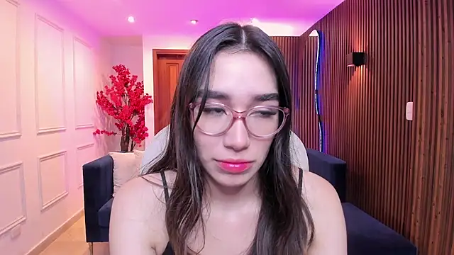Snapshot of Emma_caarter_ chatting on 08-04-26, 03:43 Emma caarter online show from 08-04-26, 03:43