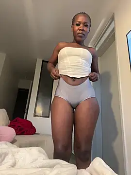 Sweet-Sandrah online show from 06-21-26, 03:25