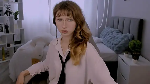 molly san  online show from 06-18-26, 09:14