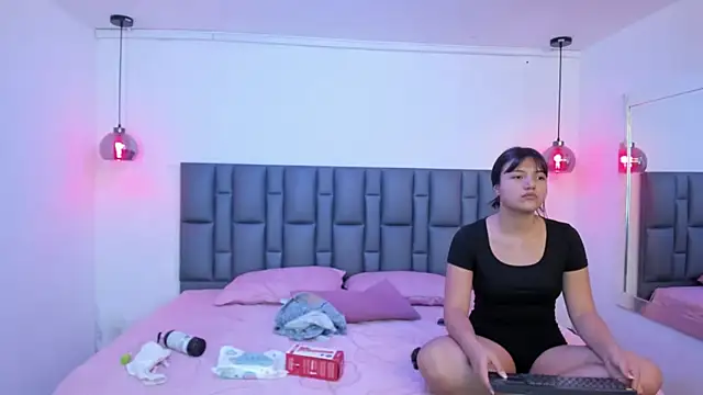 DominicaAndLorenzo online show from 07-31-26, 06:29