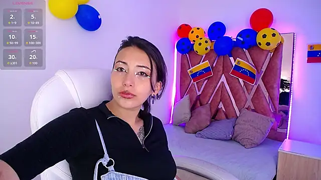 Camiila  1 online show from 06-25-26, 11:37