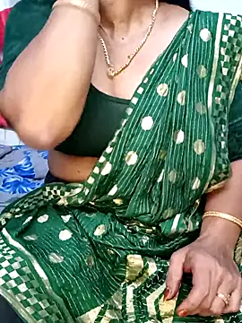 Snapshot of tamil_sarah chatting on 06-27-26, 04:23 tamil sarah online show from 06-27-26, 04:23