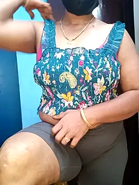 Snapshot of tamil_sarah chatting on 07-09-26, 06:50 tamil sarah online show from 07-09-26, 06:50