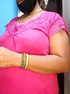 Snapshot of tamil_sarah chatting on 07-20-26, 02:41 tamil sarah online show from 07-20-26, 02:41