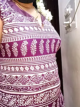 Snapshot of tamil_sarah chatting on 07-24-26, 08:23 tamil sarah online show from 07-24-26, 08:23