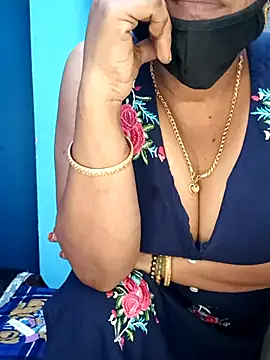 Snapshot of tamil_sarah chatting on 07-26-26, 03:30 tamil sarah online show from 07-26-26, 03:30