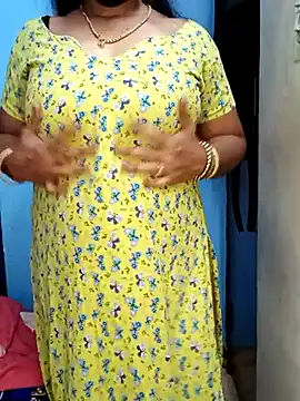 Snapshot of tamil_sarah chatting on 07-28-26, 06:20 tamil sarah online show from 07-28-26, 06:20