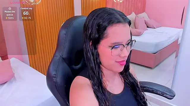 shayra alina online show from 07-20-26, 04:16