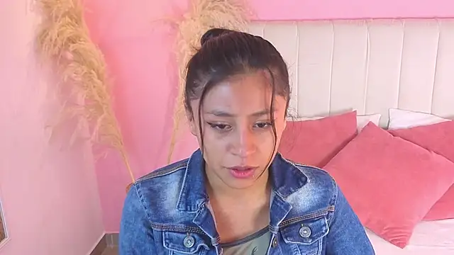 Snapshot of valeria__torres chatting on 07-24-26, 11:52 valeria torres online show from 07-24-26, 11:52