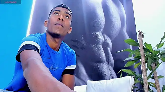 Axel hunter15 online show from 06-18-26, 09:52