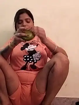 Snapshot of Missridhi chatting on 06-24-26, 10:25 Missridhi online show from 06-24-26, 10:25