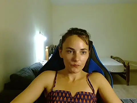 Snapshot of OliviaTheS chatting on 07-02-26, 08:04 OliviaTheS online show from 07-02-26, 08:04
