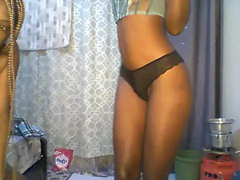 Snapshot of Ladysweetness23 chatting on 07-11-26, 03:42 Ladysweetness23 online show from 07-11-26, 03:42