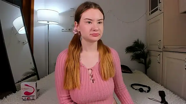 Snapshot of SonyaBabyn chatting on 02-04-25, 02:10 SonyaBabyn online show from 02-04-25, 02:10