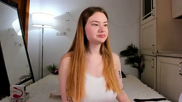 Snapshot of SonyaBabyn chatting on 02-16-25, 12:21 SonyaBabyn online show from 02-16-25, 12:21