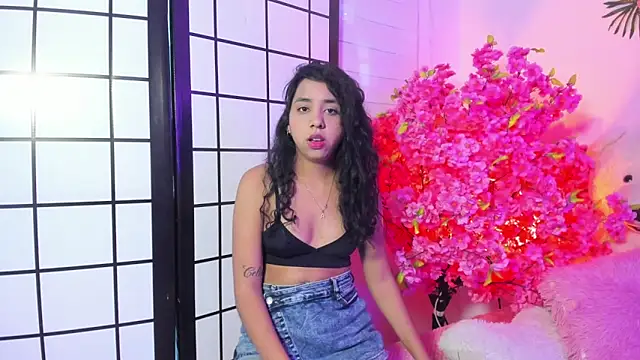 Snapshot of Ariana_Ivers_ chatting on 06-14-26, 02:08 Ariana Ivers online show from 06-14-26, 02:08