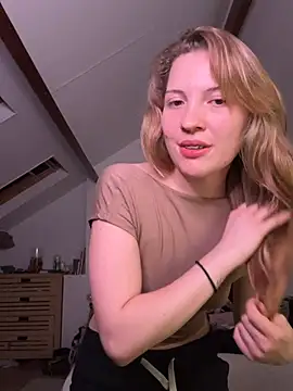 Snapshot of blanchevalmont chatting on 07-06-26, 10:45 blanchevalmont online show from 07-06-26, 10:45